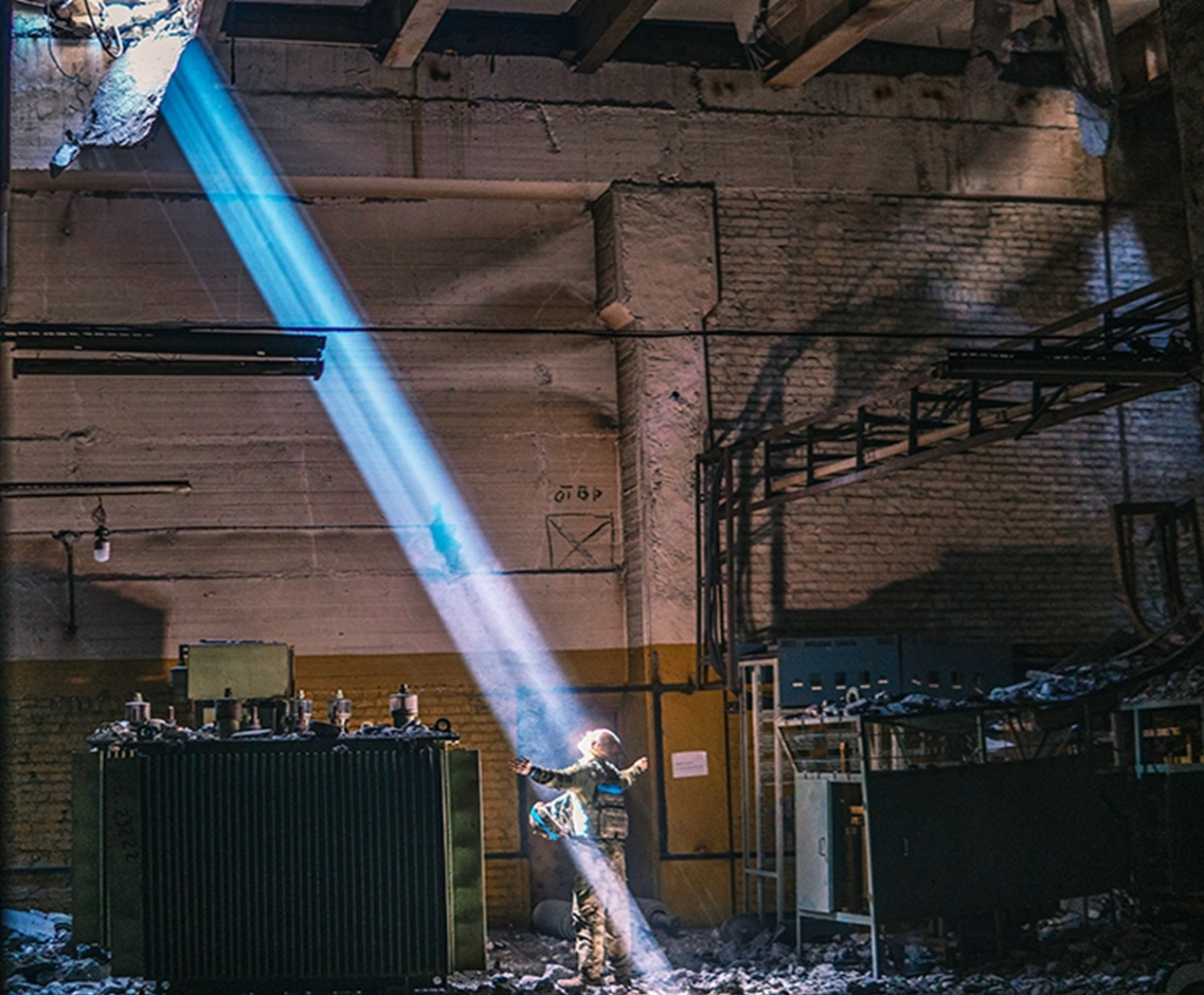 Світлина Д. Козацького «Азовсталь. Світло переможе»